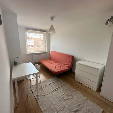 アパート Spacious 3city With Two Bedrooms And Desk By Renters *